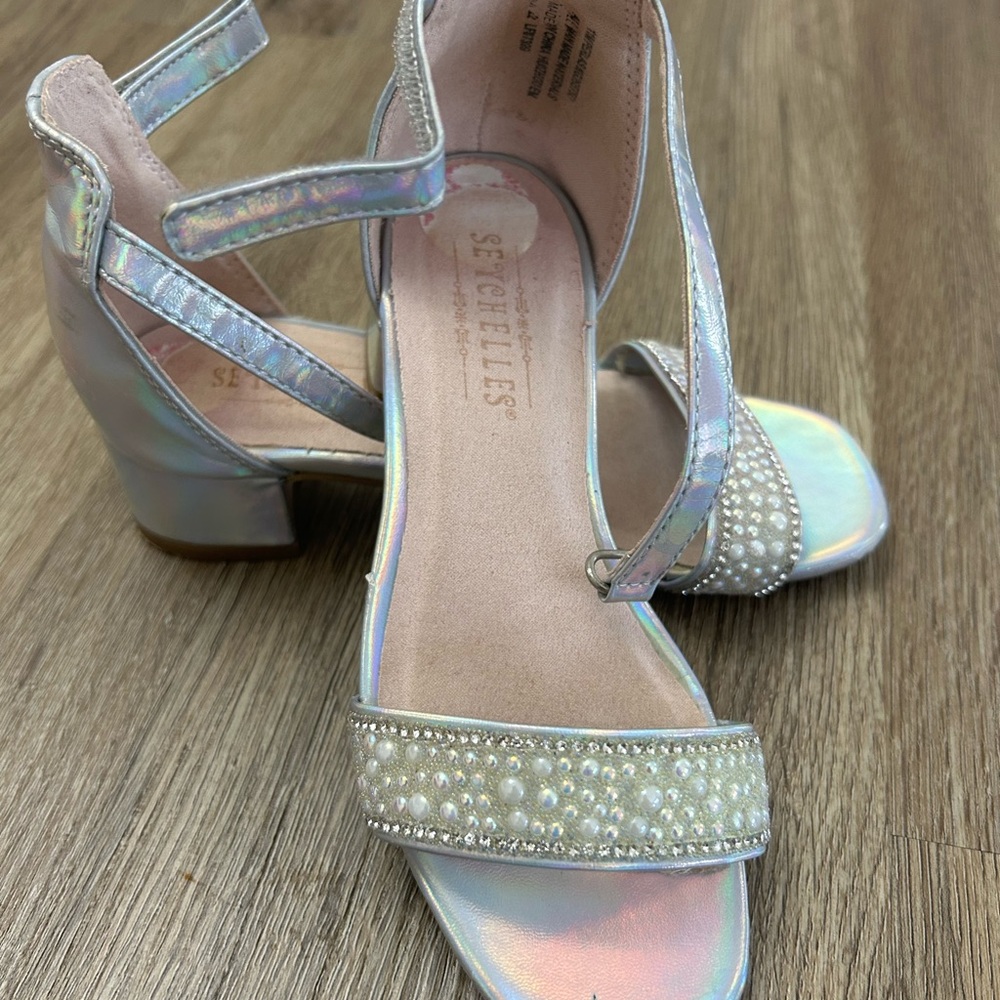 Seychelles Iridescent Pearl Heels